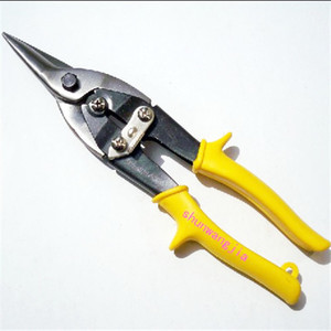 左右五金通訊設備 連接世界的堅實橋梁